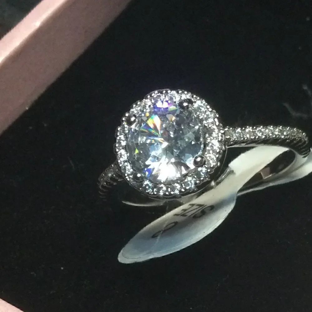 NWT Peermont Sz 8 bridal ring “Diamond” round halo